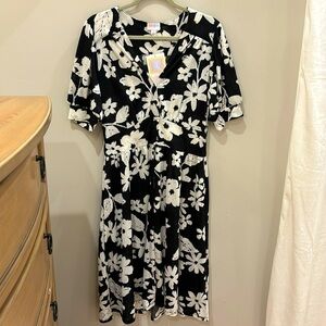 New Lularoe Skyler Dress size Medium